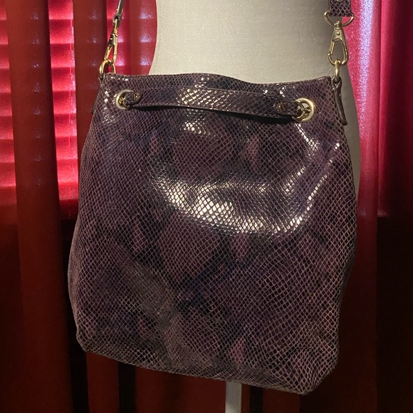 Michael Kors Chelsea Snakeskin Embossed Crossbody Shoulder Bag - Picture 2 of 11